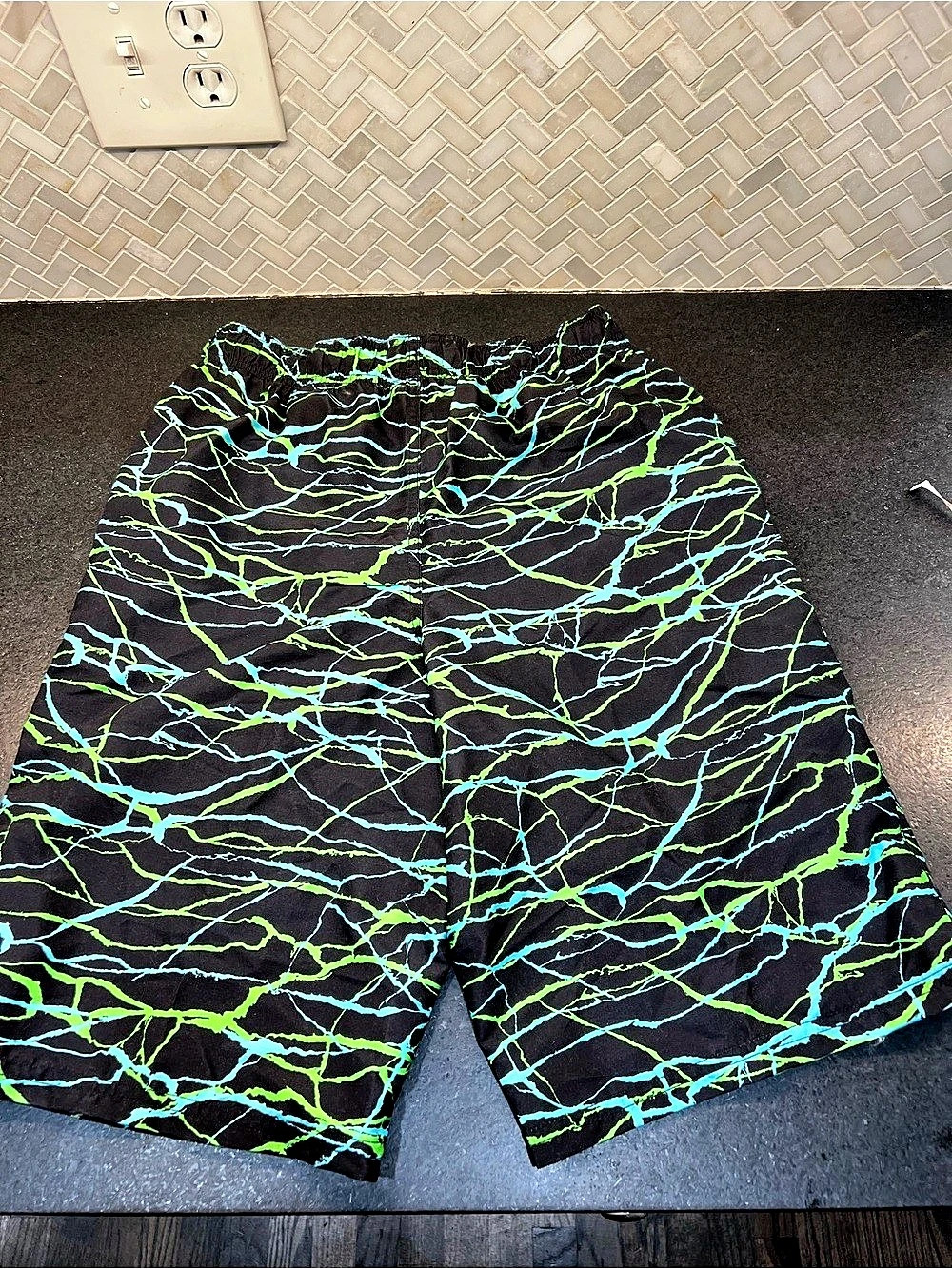 Under Armour Boy’s Athletic Swim Shorts in Youth XL NWT